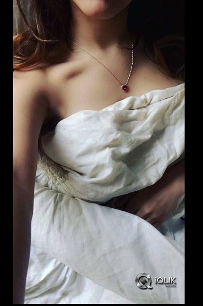 Pooja-Bedi-Daughter-Aalia-Latest-Hot-Photos